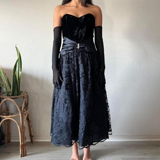 Black Vintage Gothic Lace Corset Off Shoulder Tulle Pretty Floral Long Velvet prom dress Evening Dress Party Dress nv3749