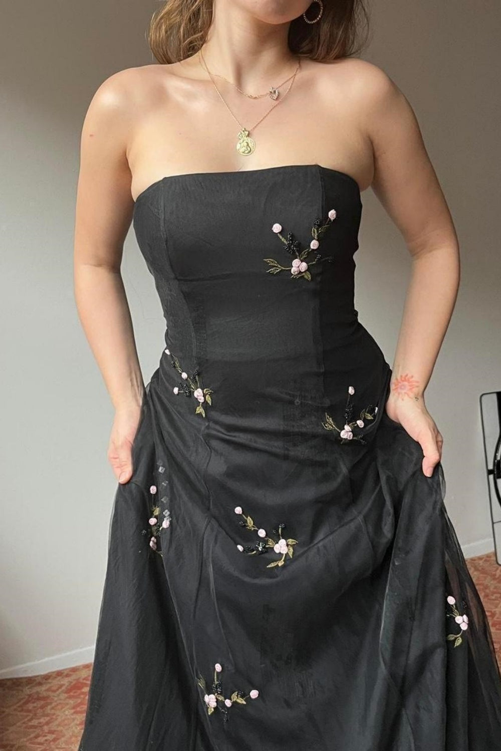 NiceVestidos-Black vintage floral long tulle evening gown Nv5640