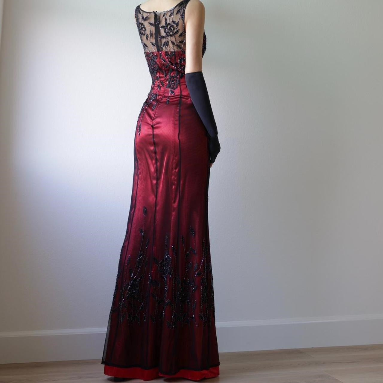 Red Black Vintage Fashion Delicate Floral Beaded Lace Long Tulle Satin Ball Gown Birthday Party Dress Evening Dress Prom Dress nv3906
