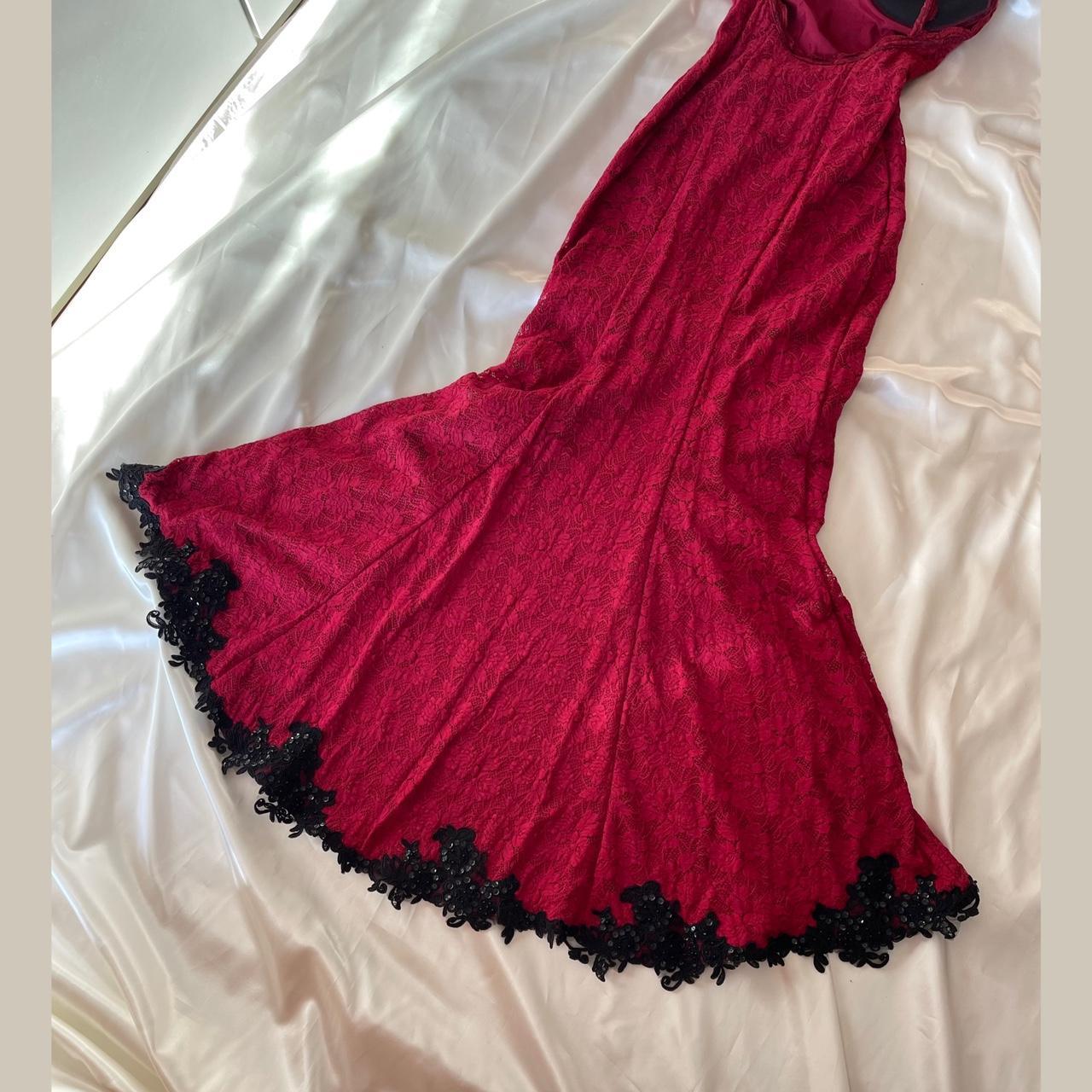 ♥️♠️♦️♣️Stunning retro-glam red and black delicate lace bodycon mermaid maxi prom dress with a sexy slit nv5382