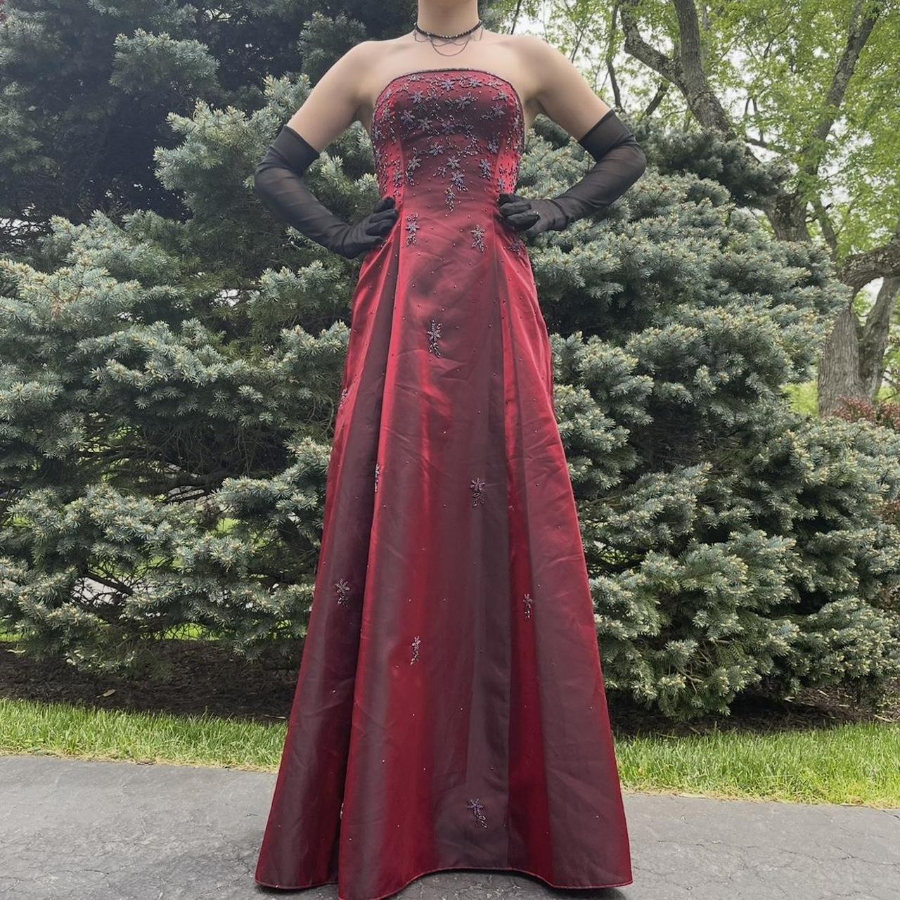 NiceVestidos-Burgundy Satin Beaded Strapless Sleeveless Floor-Length Gothic Gown NV6178