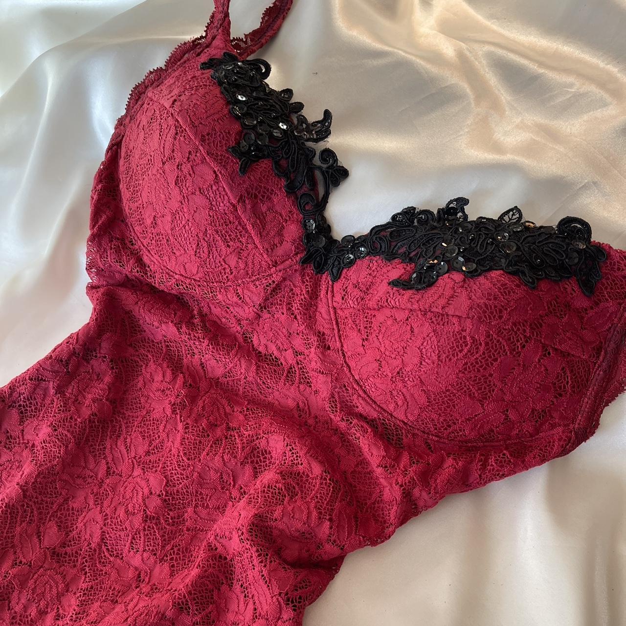 ♥️♠️♦️♣️Stunning retro-glam red and black delicate lace bodycon mermaid maxi prom dress with a sexy slit nv5382