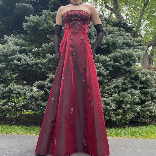 NiceVestidos-Burgundy Satin Beaded Strapless Sleeveless Floor-Length Gothic Gown NV6178