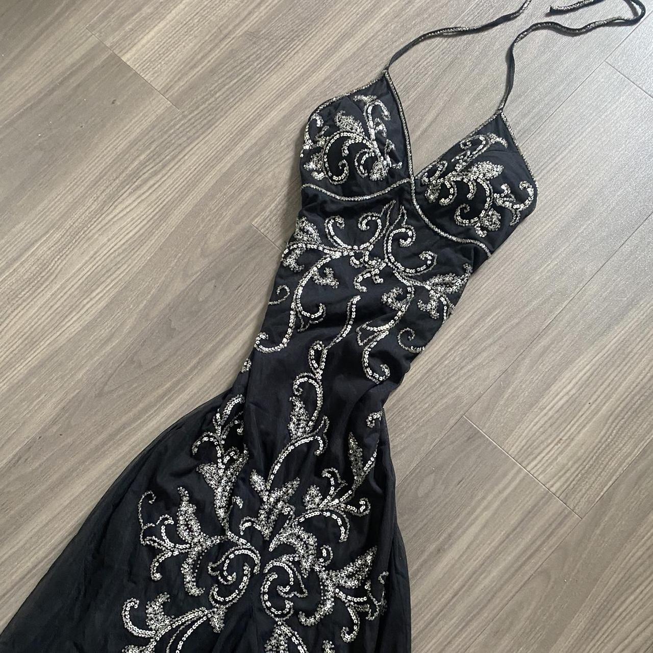 Schwarzes atemberaubendes Vintage-Mode-Kleid mit exquisitem Perlen- und geometrischem Muster, Neckholder, langes Chiffon-Tüll-Ballkleid, Abendkleid, Partykleid, NV3809