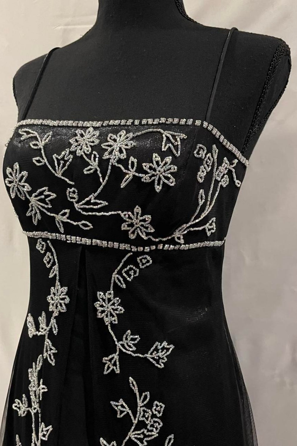 NiceVestidos--Black exquisite silver floral beaded long chiffon prom dress vintage dress NV5728