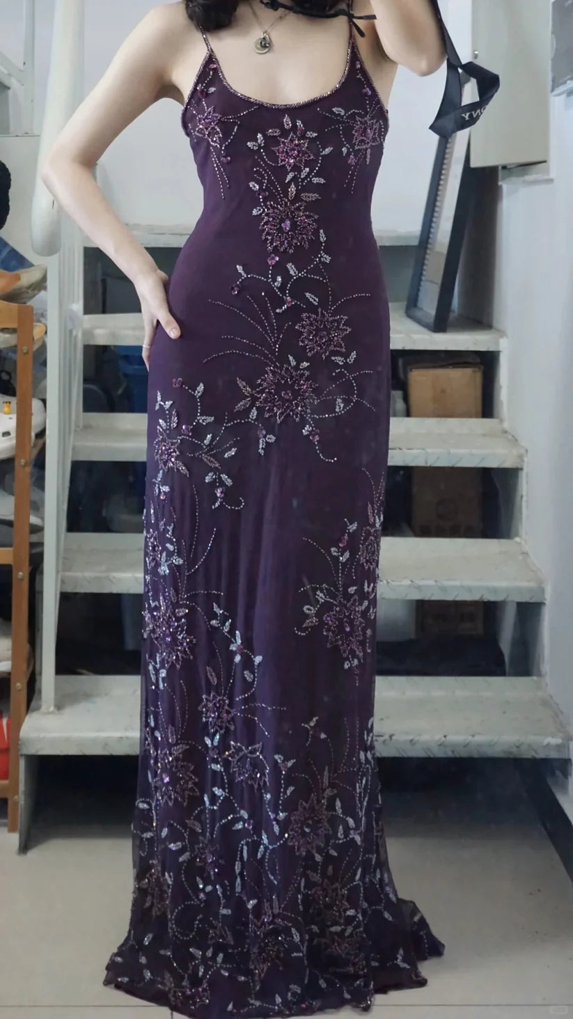 NiceVestidos – Ballkleid im Highlight-Stil, dunkelviolett, mit Perlenstickerei, Spaghettiträgern und extralang, NV5799