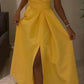 Gelbes A-Linien-Abendkleid mit einfacher, eleganter, eindrucksvoller Ärmellosigkeit, einer Schulter, gerüschtem, langem Schlitz, Ballkleid, Partykleid nv2554