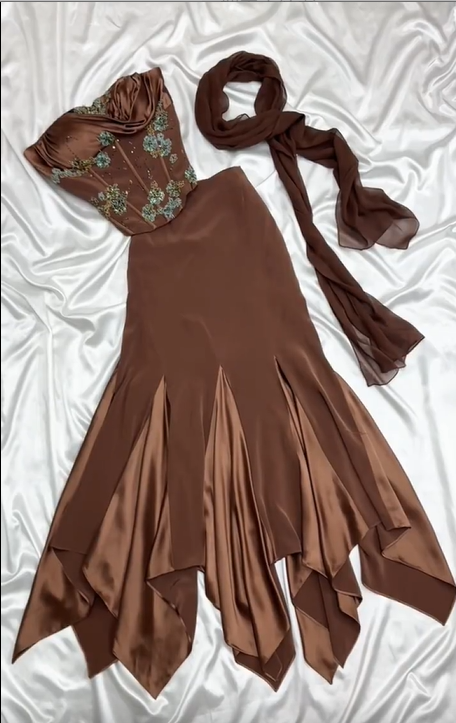 Robe de soirée longue en satin à fleurs et perles, couleur marron chocolat soyeux, vintage, nv5136