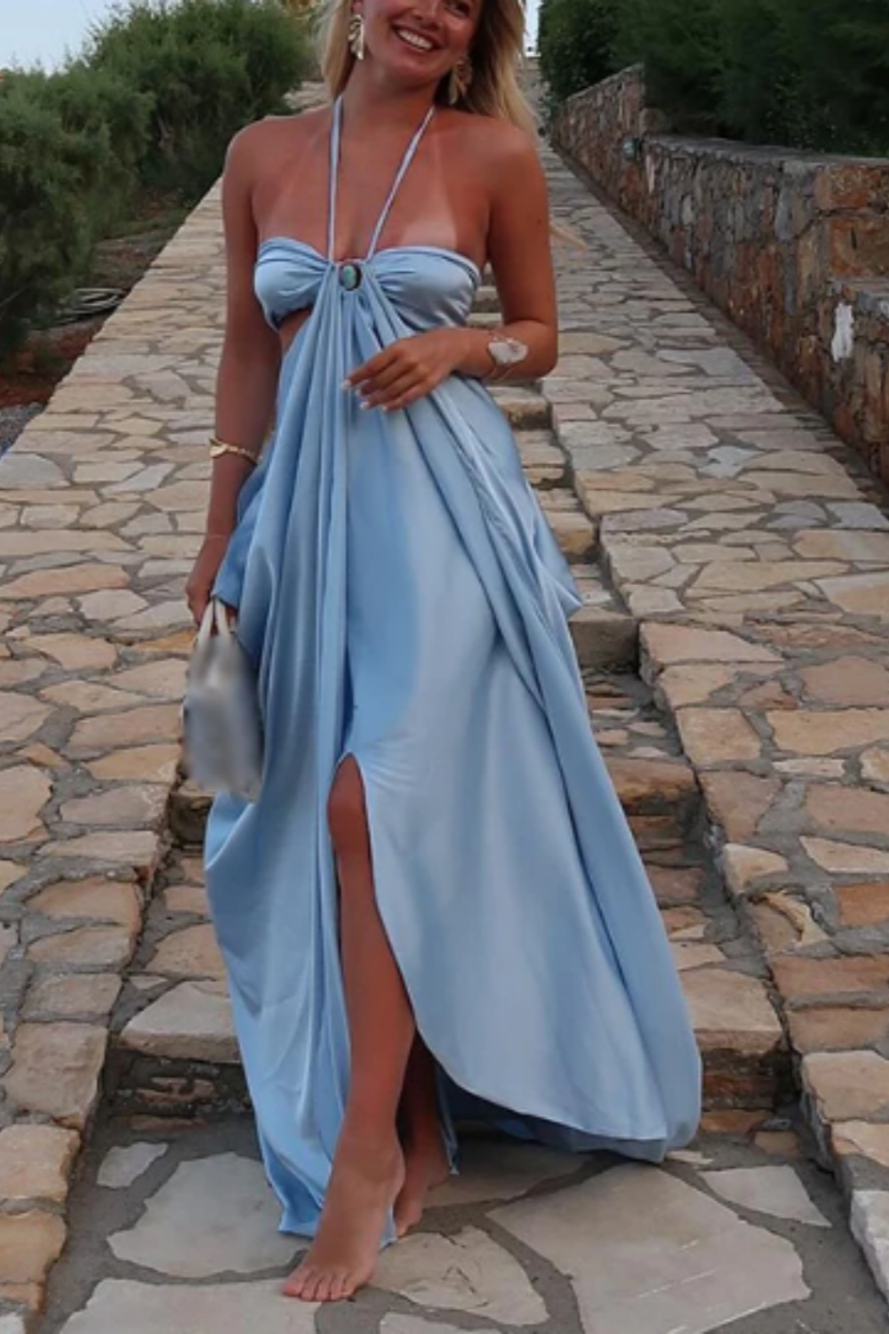 Modisches, elegantes, schulterfreies, langes Satin-Ballkleid mit Trägern in Blau, NV5215