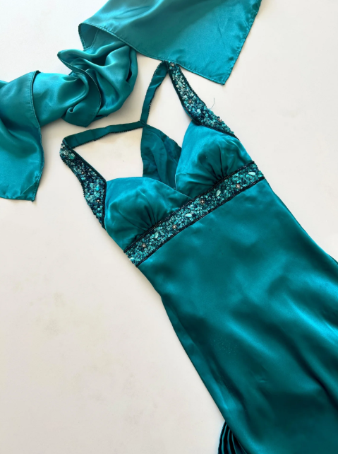 NiceVestidos--(Including Scarf) Blue-green exquisite hand-beaded long satin floor-length prom dress evening dress banquet dress Nv5578