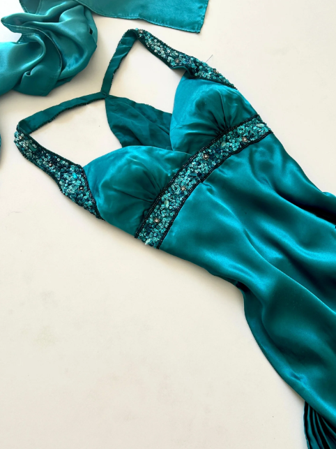 NiceVestidos--(Including Scarf) Blue-green exquisite hand-beaded long satin floor-length prom dress evening dress banquet dress Nv5578