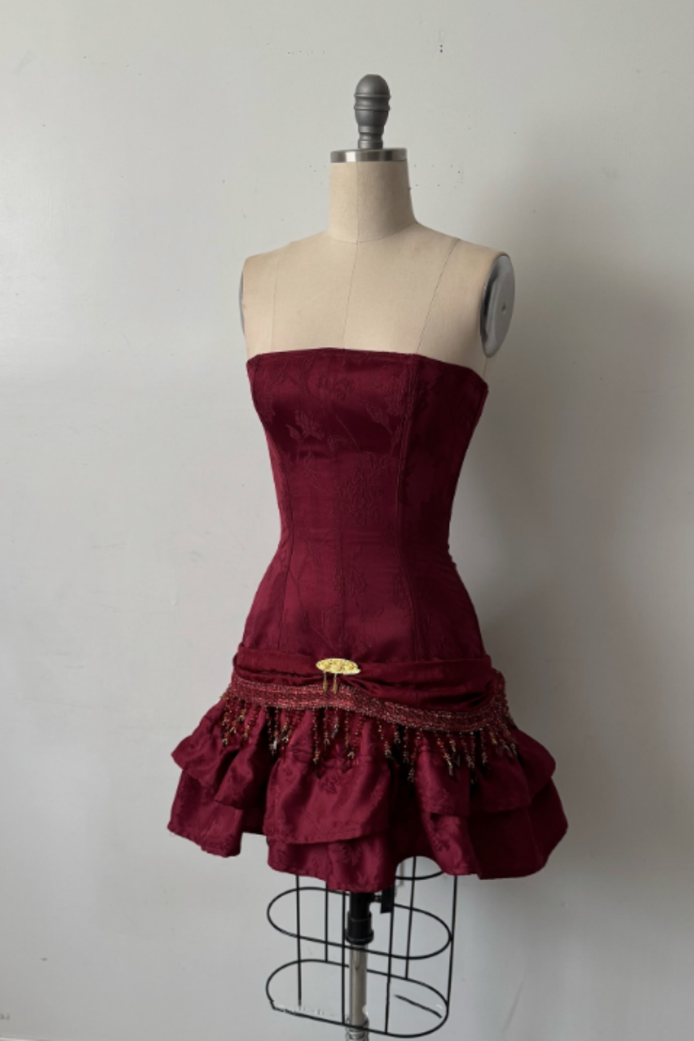 NiceVestidos-Burgundy Exquisite Beaded Short Satin Formal Prom Dress NV6155