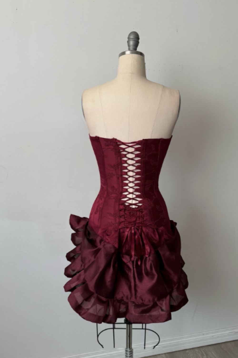 NiceVestidos-Burgundy Exquisite Beaded Short Satin Formal Prom Dress NV6157