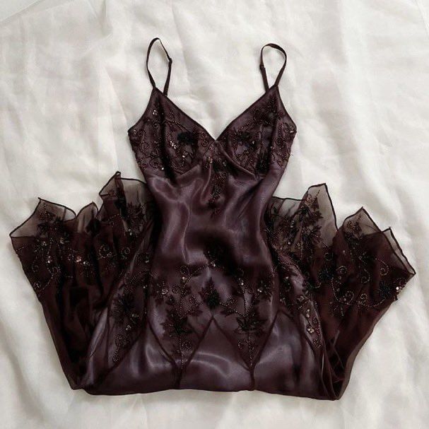 Dark Purple/Dark Pink Vintage Fashion Exquisite Beading Spaghetti Strap Long Tulle Ball Gown Evening Gown Party Dress nv3587