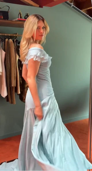 Elegantes Meerjungfrau-Abendkleid im himmelblauen Satin mit schulterfreiem Ausschnitt, Ballkleid nv4152