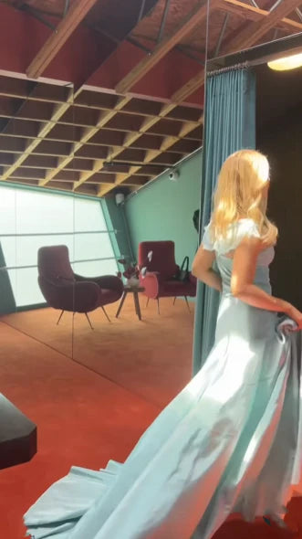 Elegantes Meerjungfrau-Abendkleid im himmelblauen Satin mit schulterfreiem Ausschnitt, Ballkleid nv4152