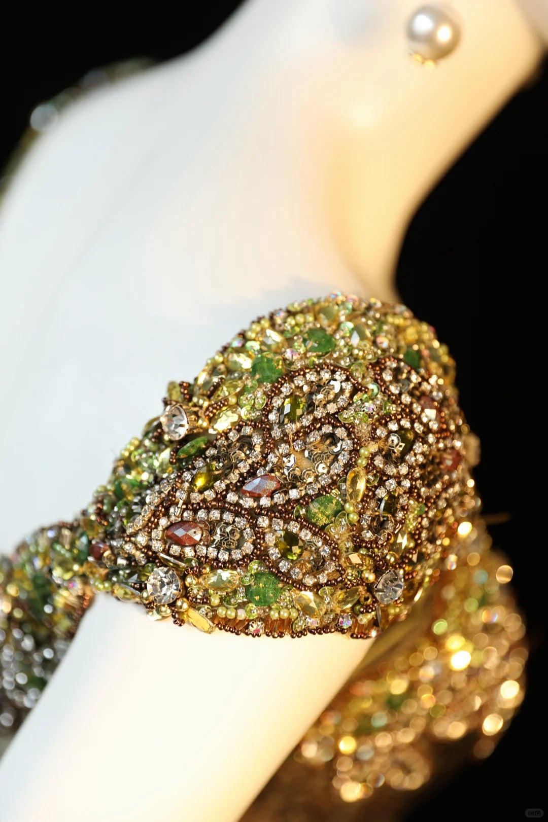 Robe de soirée courte en satin vert mousse avec perles, robe d'anniversaire nv5141