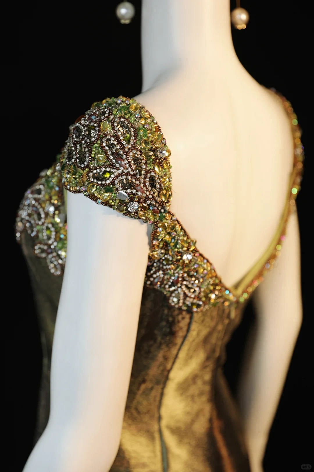 Robe de soirée courte en satin vert mousse avec perles, robe d'anniversaire nv5141