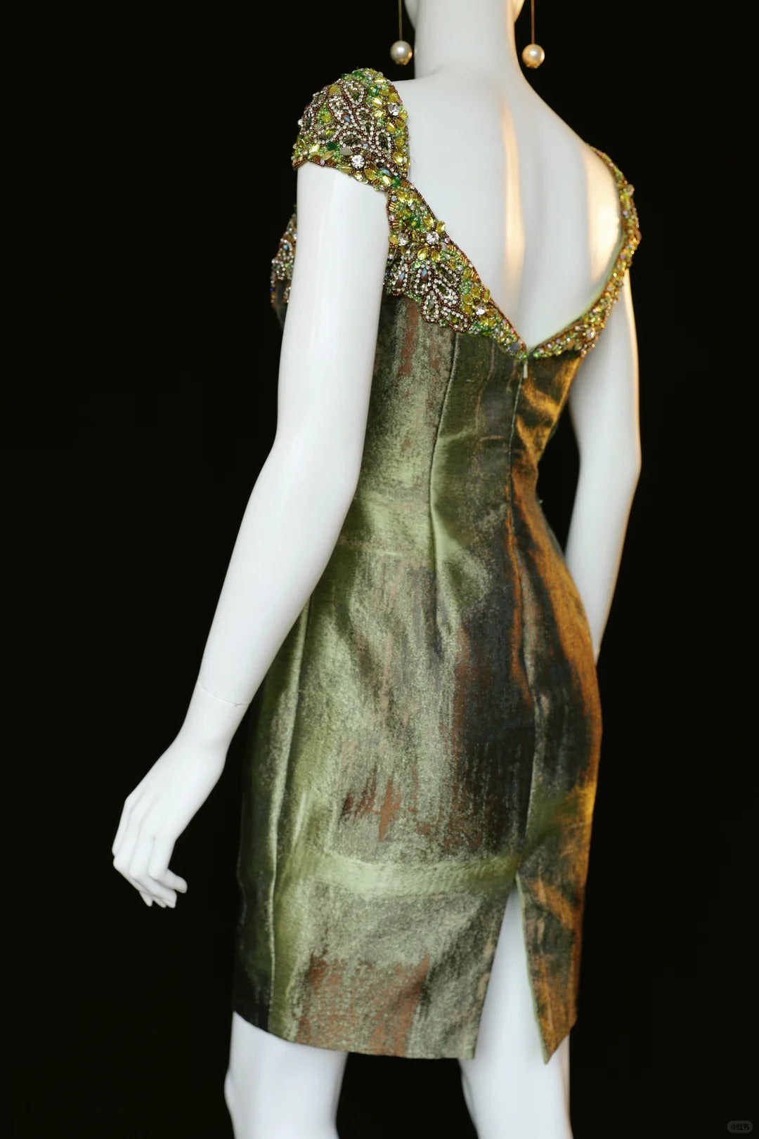 Robe de soirée courte en satin vert mousse avec perles, robe d'anniversaire nv5141
