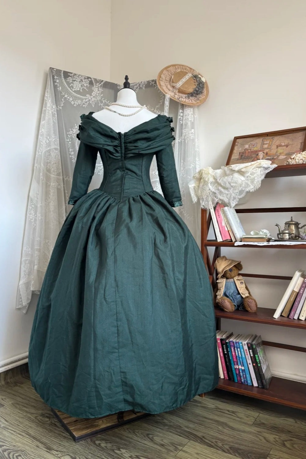 Victorian Retro Style Dark Green Off-Shoulder Leg-of-Mutton Sleeve Court Ballgown - Theme Ball & Cosplay Dress NV6364