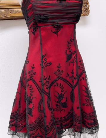 NiceVestidos – Burgunderrotes, exquisites, kurzes Ballkleid mit Perlen NV5695