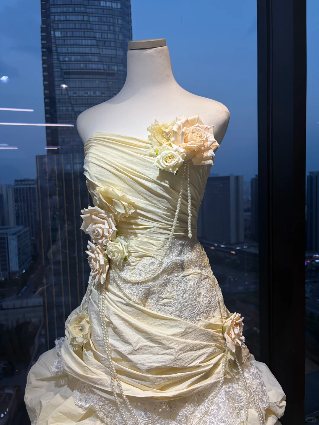Strapless Cream Yellow Vintage Ball Gown 3D Rose Pearl Chain Lace Tiered Bubble Ruffle Prom Dress  NV7030