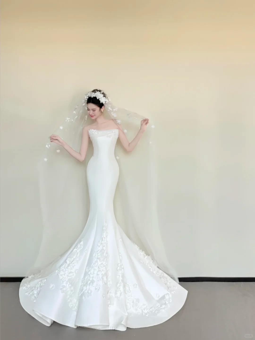 White Strapless Satin Mermaid Wedding Gown, 3D Flower Appliques Bridal Dress  NV7439
