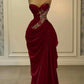 Burgunderfarbenes, langes Samtkleid mit zarter Perlenstickerei NV6687