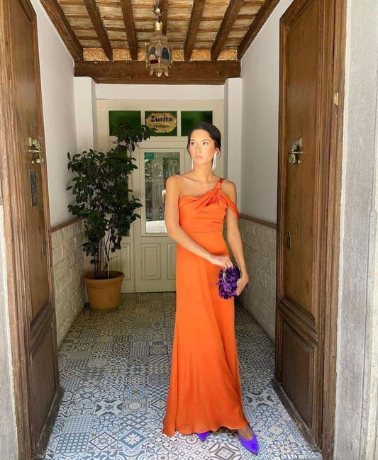 Robe de soirée longue en satin à épaules dénudées élégante et orange nv2979