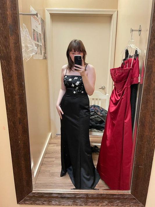 Atemberaubendes langes Ballkleid aus schwarzem Vintage-Satin mit rosa Blumenperlen, wunderschönes schulterfreies Abendkleid, Partykleid nv2749