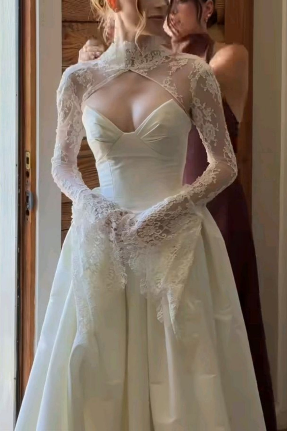 NiceVestidos--White long-sleeved lace long wedding dress NV5837