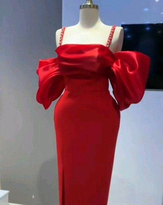 Robe de soirée à manches courtes et longue fente avec bretelles décorées de strass blancs/rouges nv3062