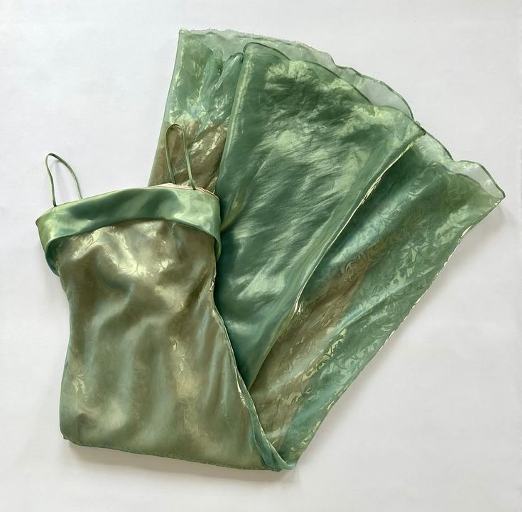 Grünes stilvolles und elegantes langes Chiffon-Ballkleid mit Spaghettiträgern, NV5397
