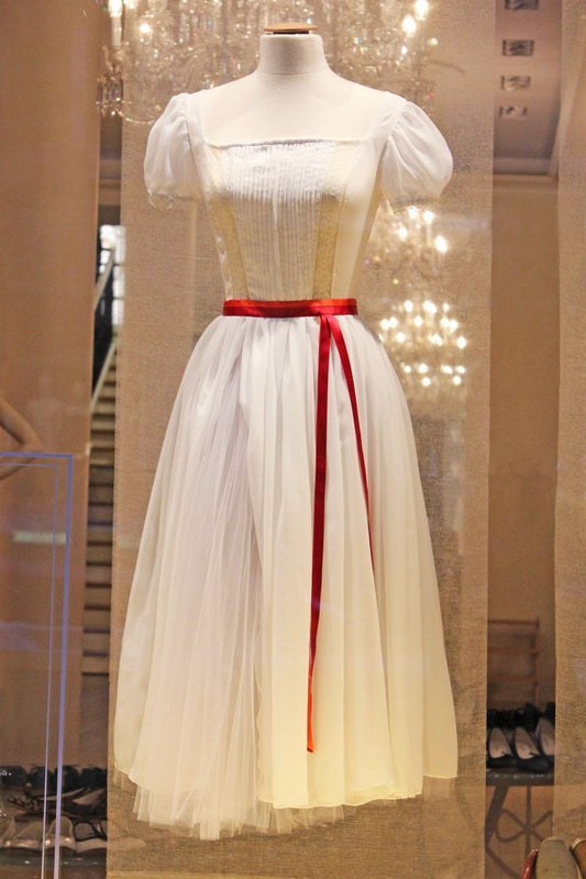 NiceVestidos-White Red Ribbon Short Chiffon Homecoming Dress nv5525