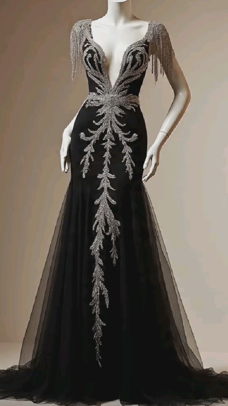 NiceVestidos-Black, Glamorous, Long, Tulle Formal Gown. NV6146