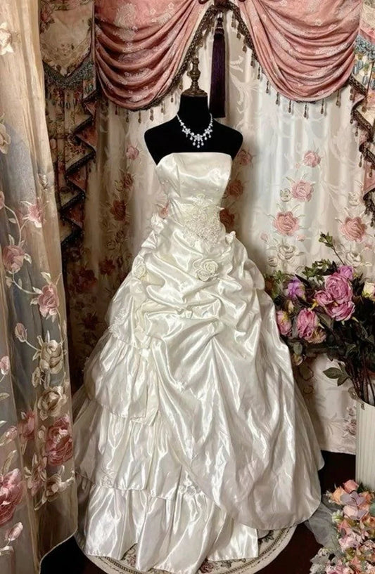 Robe de mariée longue en satin ivoire, élégante et raffinée, avec des appliques, nv3764