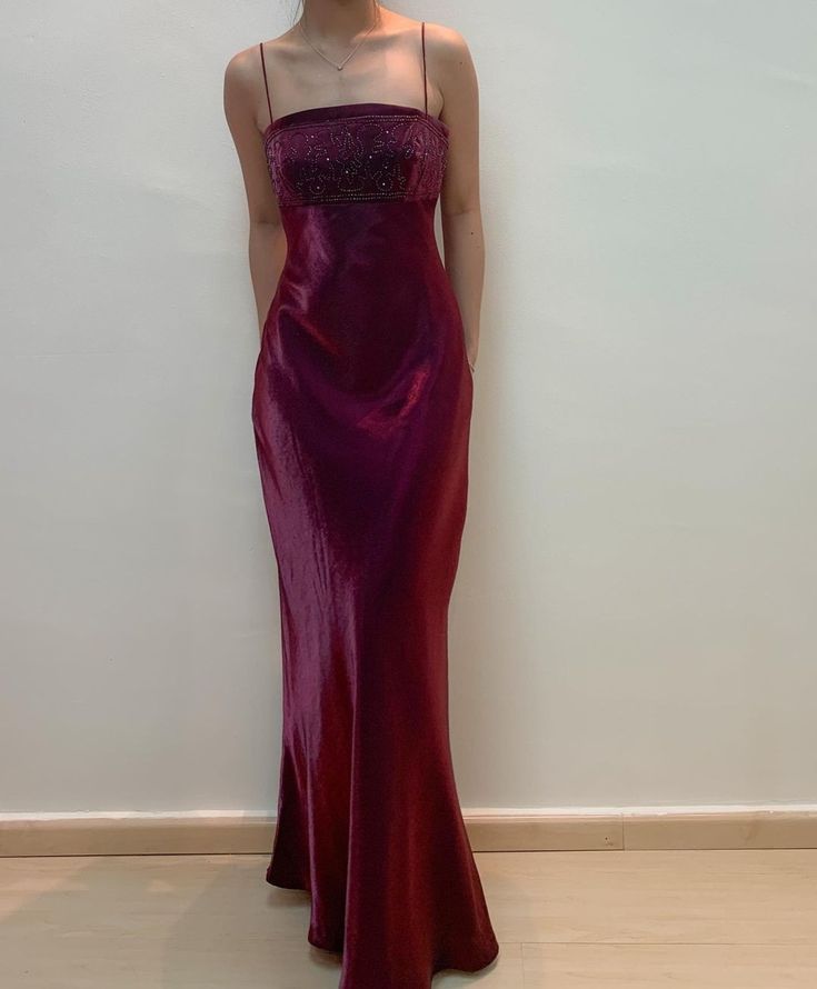 Robe de soirée longue en satin violet raisin, élégante et rétro, avec perles et bretelles spaghetti, robe de bal, robe de soirée nv3610