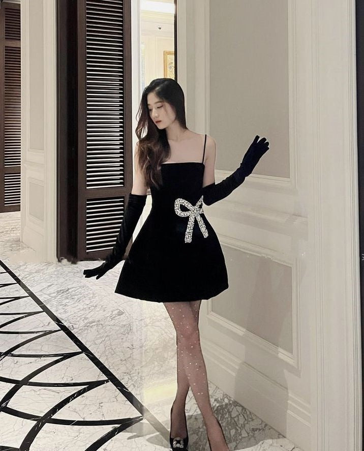Black spaghetti straps stylish elegant cute rhinestone bow short mini homecoming dress holiday birthday party dress nv3133