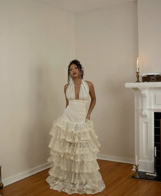 Robe de soirée longue blanche à volants et décolleté en V nv2858