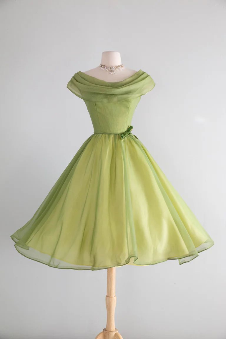 NiceVestidos-Green Chiffon Short Homecoming Dress Party Dress nv5527