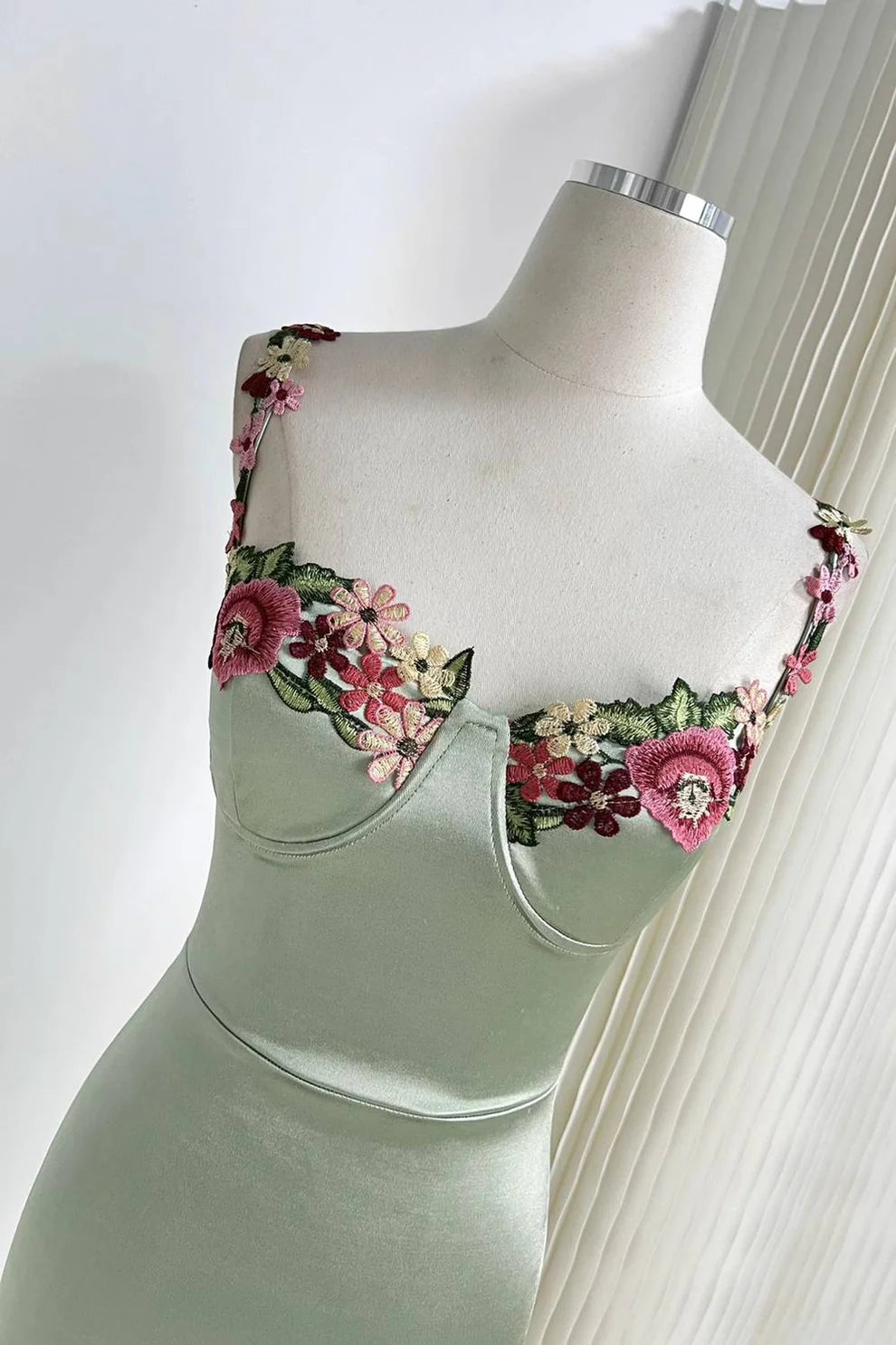 Sage Green Stylish Elegant Delicate Floral Embroidery Short Satin Party Dress Prom Dress Evening Dress Prom Dress nv4035