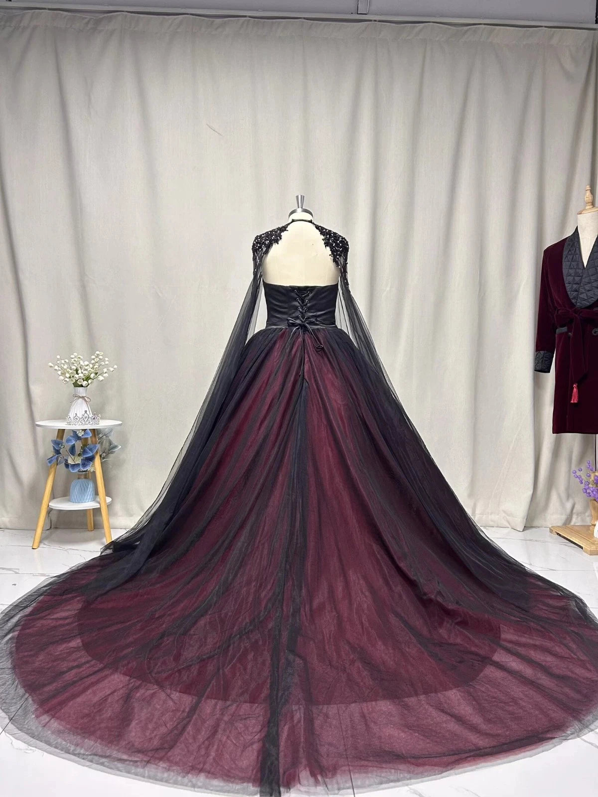 Sleeveless Black-Red Gradient Tulle Gown | Luxury Glam Cape Beaded Strapless Train Dress for Gala Ball NV6298