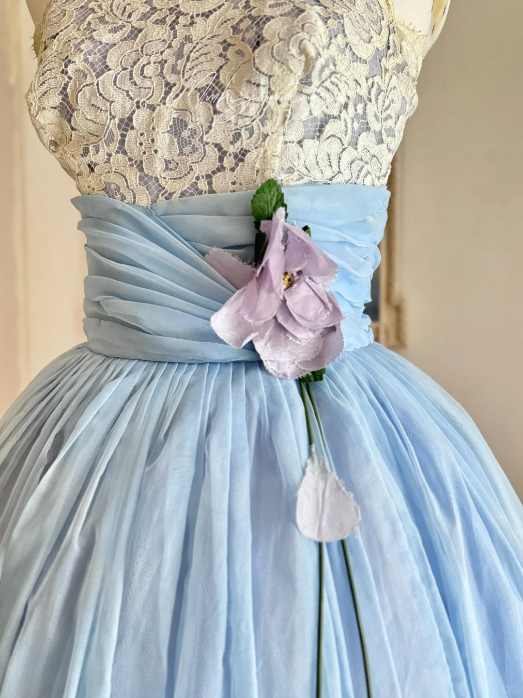 Blue sweet and cute Tutu dress with a purple flower around the waist, A-line skirt, mid-length/short prom dress, evening dress, adult ceremony dress, birthday dress, prom dress nv4097