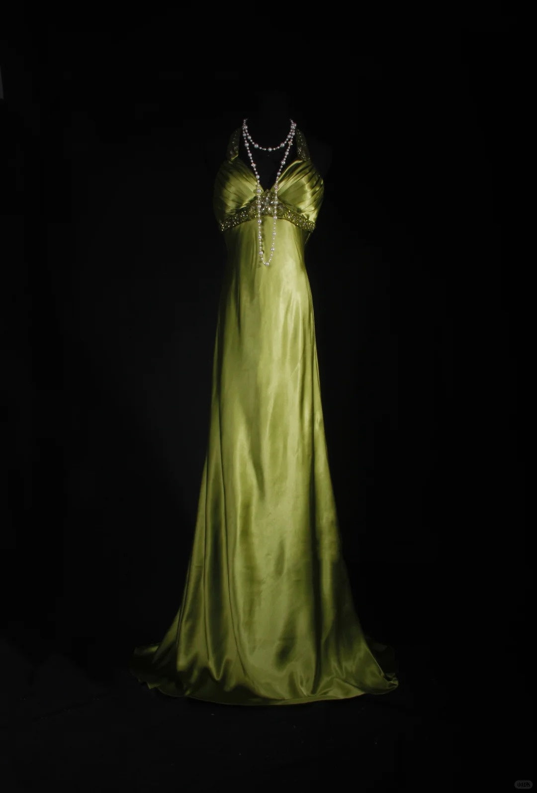 Robe de soirée longue en satin vert vintage, élégante et exquise, avec traîne au sol, avec perles, nv4121