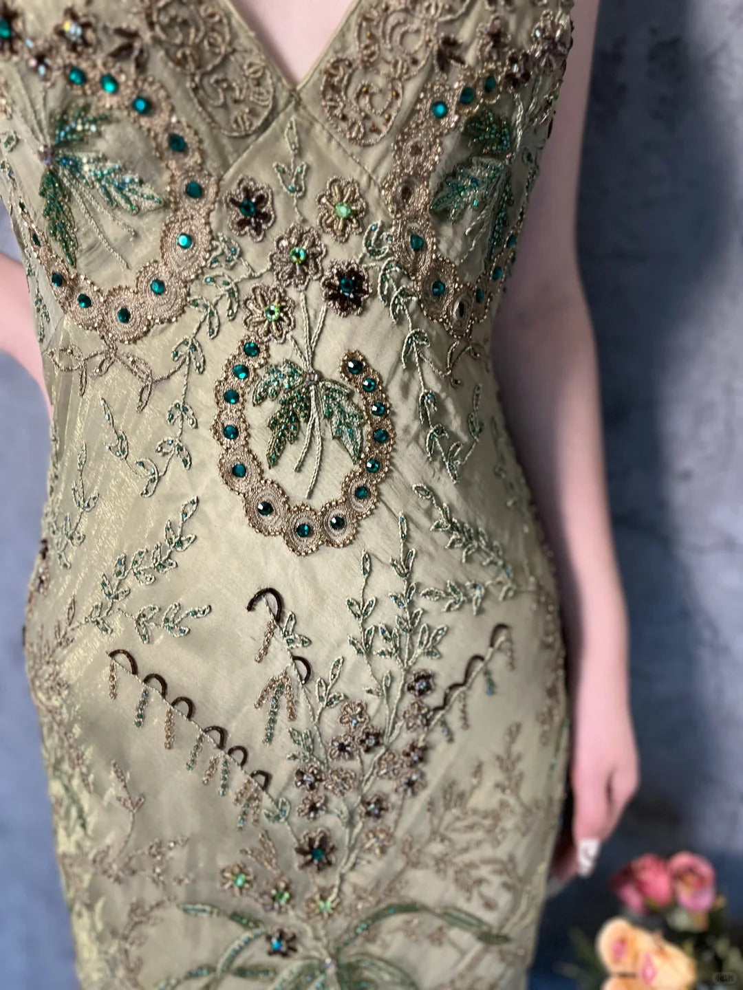 Ravissante robe de bal vintage longue et exquise, vert foncé, ornée de perles, nv5434