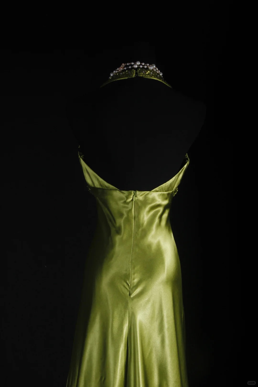 Robe de soirée longue en satin vert vintage, élégante et exquise, avec traîne au sol, avec perles, nv4121
